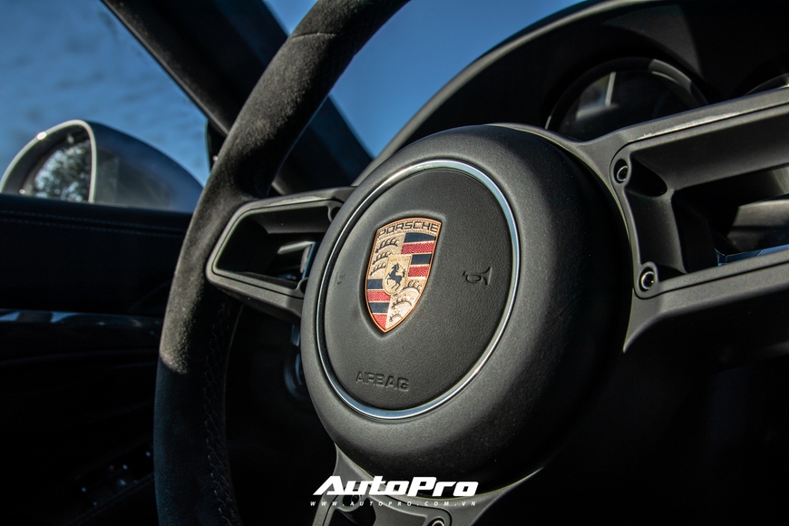 Sau 2 năm về garage, Porsche 911 GT2 RS giá hơn 20 tỷ đồng của doanh nhân Đặng Lê Nguyên Vũ lần đầu tiên lộ diện - Ảnh 10. Sau 2 năm về garage, Porsche 911 GT2 RS giá hơn 20 tỷ đồng của doanh nhân Đặng Lê Nguyên Vũ lần đầu tiên lộ diện - Ảnh 10.