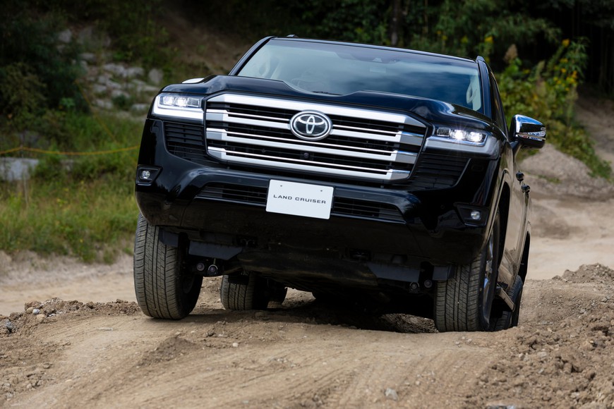Loạt hình ảnh mới sẽ khiến đại gia Việt thêm sốt ruột khi chưa mua được Toyota Land Cruiser 2021 - Ảnh 4. Loạt hình ảnh mới sẽ khiến đại gia Việt thêm sốt ruột khi chưa mua được Toyota Land Cruiser 2021 - Ảnh 4.