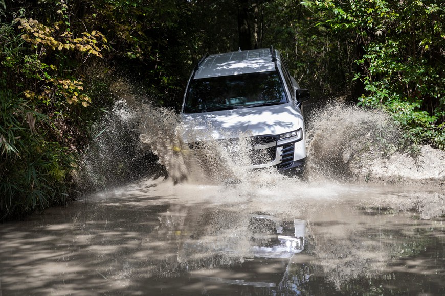 Loạt hình ảnh mới sẽ khiến đại gia Việt thêm sốt ruột khi chưa mua được Toyota Land Cruiser 2021 - Ảnh 3. Loạt hình ảnh mới sẽ khiến đại gia Việt thêm sốt ruột khi chưa mua được Toyota Land Cruiser 2021 - Ảnh 3.