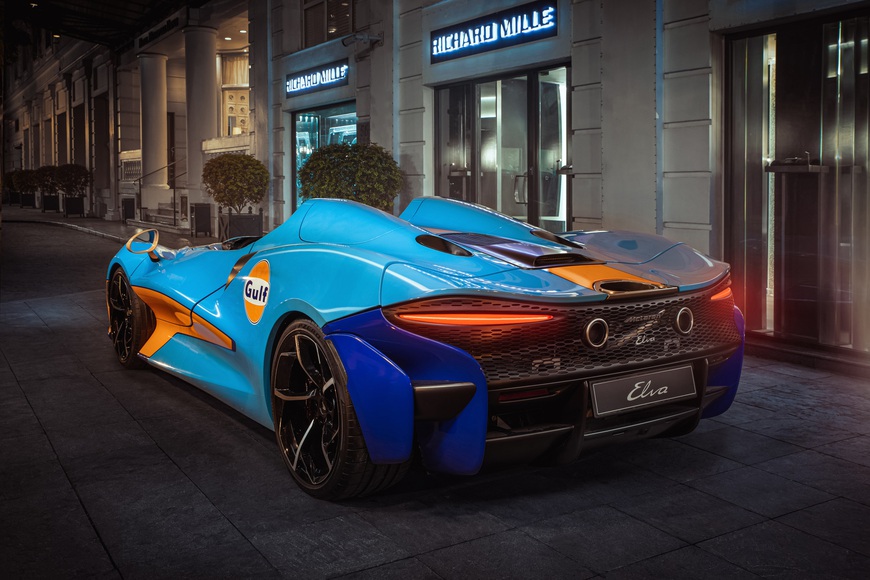 Siêu phẩm không kính McLaren Elva bất ngờ lộ ảnh thả dáng tại Hà Nội, kết thúc hành trình vòng quanh thế giới - Ảnh 6. Siêu phẩm không kính McLaren Elva bất ngờ lộ ảnh thả dáng tại Hà Nội, kết thúc hành trình vòng quanh thế giới - Ảnh 6.