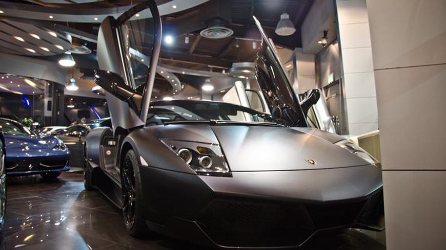 Bên trong showroom khét tiếng chuyên bán hyper-car cho đại gia Việt: Có phòng ‘bạch kim’ toàn xe khủng, từng chiếc được lau chùi 2-3 lần mỗi ngày, khách hàng siêu VIP được dâng xe đến tận nhà - Ảnh 13. Bên trong showroom khét tiếng chuyên bán hyper-car cho đại gia Việt: Có phòng ‘bạch kim’ toàn xe khủng, từng chiếc được lau chùi 2-3 lần mỗi ngày, khách hàng siêu VIP được dâng xe đến tận nhà - Ảnh 13.