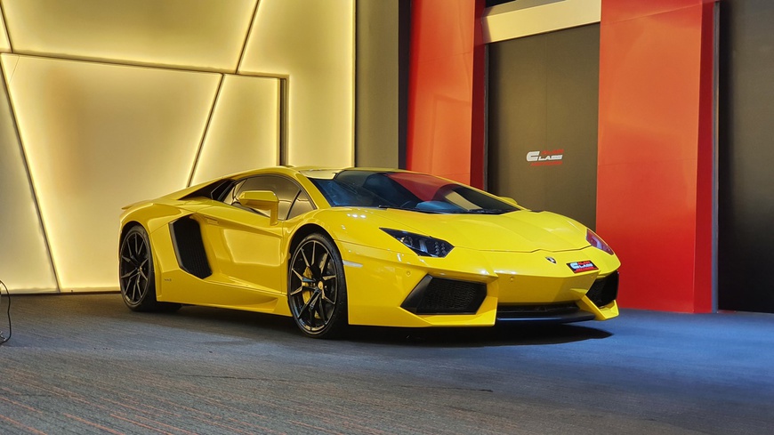 Bên trong showroom khét tiếng chuyên bán hyper-car cho đại gia Việt: Có phòng ‘bạch kim’ toàn xe khủng, từng chiếc được lau chùi 2-3 lần mỗi ngày, khách hàng siêu VIP được dâng xe đến tận nhà - Ảnh 4. Bên trong showroom khét tiếng chuyên bán hyper-car cho đại gia Việt: Có phòng ‘bạch kim’ toàn xe khủng, từng chiếc được lau chùi 2-3 lần mỗi ngày, khách hàng siêu VIP được dâng xe đến tận nhà - Ảnh 4.