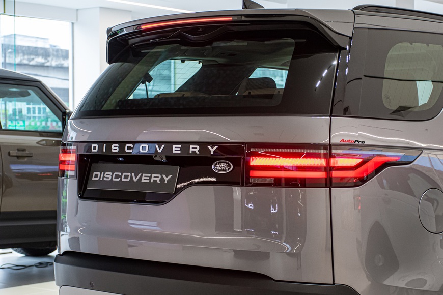 Khám phá Land Rover Discovery 2021 giá hơn 5 tỷ đồng: Có ghế sân vận động khác lạ - Ảnh 6. Khám phá Land Rover Discovery 2021 giá hơn 5 tỷ đồng: Có ghế sân vận động khác lạ - Ảnh 6.
