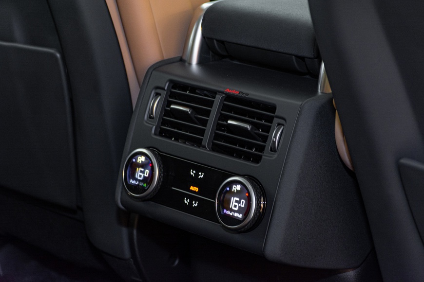 Khám phá Land Rover Discovery 2021 giá hơn 5 tỷ đồng: Có ghế sân vận động khác lạ - Ảnh 16. Khám phá Land Rover Discovery 2021 giá hơn 5 tỷ đồng: Có ghế sân vận động khác lạ - Ảnh 16.