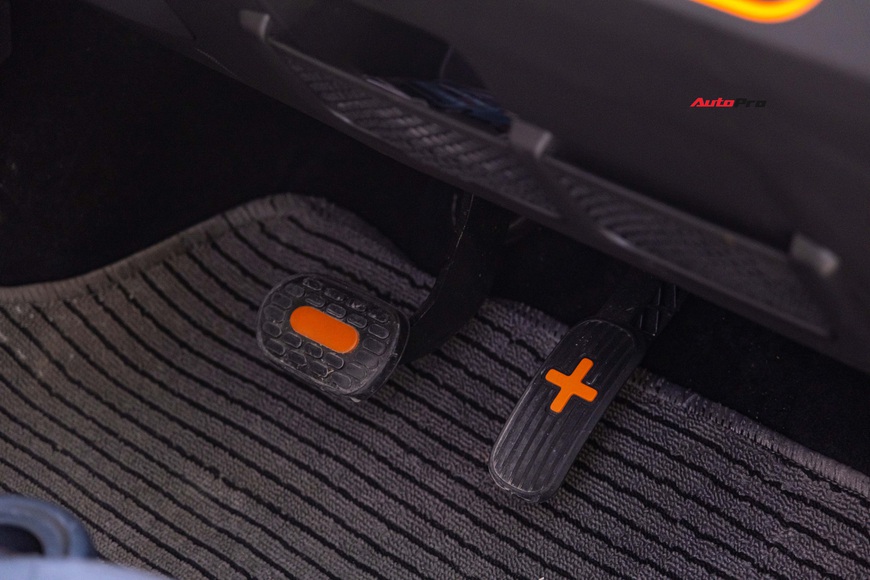 Trải nghiệm Wuling Hongguang Mini EV vừa về Việt Nam: Giá quy đổi hơn 100 triệu đồng, đủ dùng cho dân đô thị - Ảnh 9. Trải nghiệm Wuling Hongguang Mini EV vừa về Việt Nam: Giá quy đổi hơn 100 triệu đồng, đủ dùng cho dân đô thị - Ảnh 9.