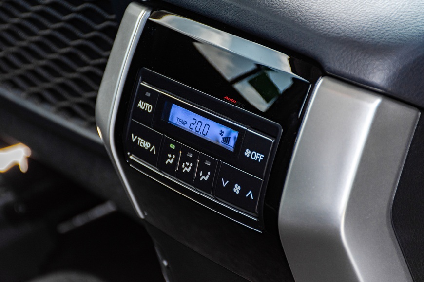 Khám phá Toyota Land Cruiser Prado 2021 vừa cập bến đại lý: Tăng gần 170 triệu, hoàn thiện hơn nhờ gói công nghệ Toyota Safety Sense - Ảnh 17.
