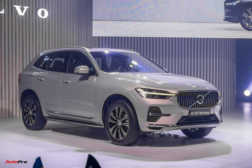 Volvo XC60 2022 ra mắt Việt Nam: Thay động cơ, giá cao nhất 2,75 tỷ đồng, đấu Mercedes-Benz GLC - Ảnh 1.