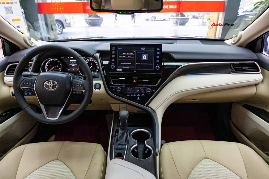 Chi tiết Toyota Camry 2.0Q 2022 tại đại lý: Phiên bản hot nhất, hợp khách Việt, giá 1,167 tỷ đồng - Ảnh 4.
