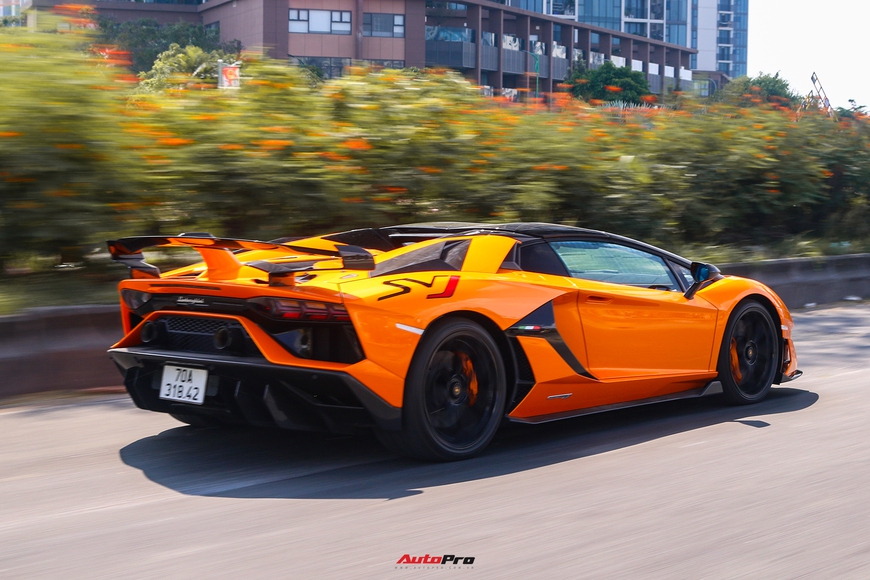 Cận cảnh Lamborghini Aventador SVJ Roadster đầu tiên ra biển trắng tại Việt Nam, tiền đóng thuế trước bạ chắc chắn đủ mua thêm chiếc BMW - Ảnh 15.