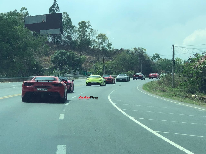 Tổng kết VietRally ngày đầu: Gần 50 siêu xe và xe thể thao vượt 200km đến Mũi Né, Pagani Huayra được chở trên xe chuyên dụng - Ảnh 5. Tổng kết VietRally ngày đầu: Gần 50 siêu xe và xe thể thao vượt 200km đến Mũi Né, Pagani Huayra được chở trên xe chuyên dụng - Ảnh 5.