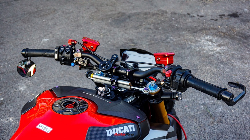 Biker Việt chi gần 1 tỷ đồng độ Ducati Streetfighter V4, riêng bộ mâm ngang ngửa chiếc Honda SH - Ảnh 8. Biker Việt chi gần 1 tỷ đồng độ Ducati Streetfighter V4, riêng bộ mâm ngang ngửa chiếc Honda SH - Ảnh 8.