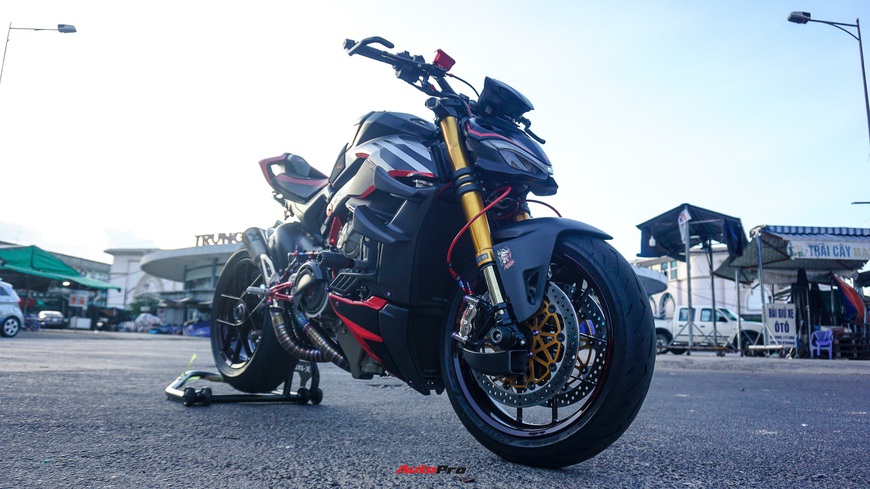 Biker Việt chi gần 1 tỷ đồng độ Ducati Streetfighter V4, riêng bộ mâm ngang ngửa chiếc Honda SH - Ảnh 6. Biker Việt chi gần 1 tỷ đồng độ Ducati Streetfighter V4, riêng bộ mâm ngang ngửa chiếc Honda SH - Ảnh 6.