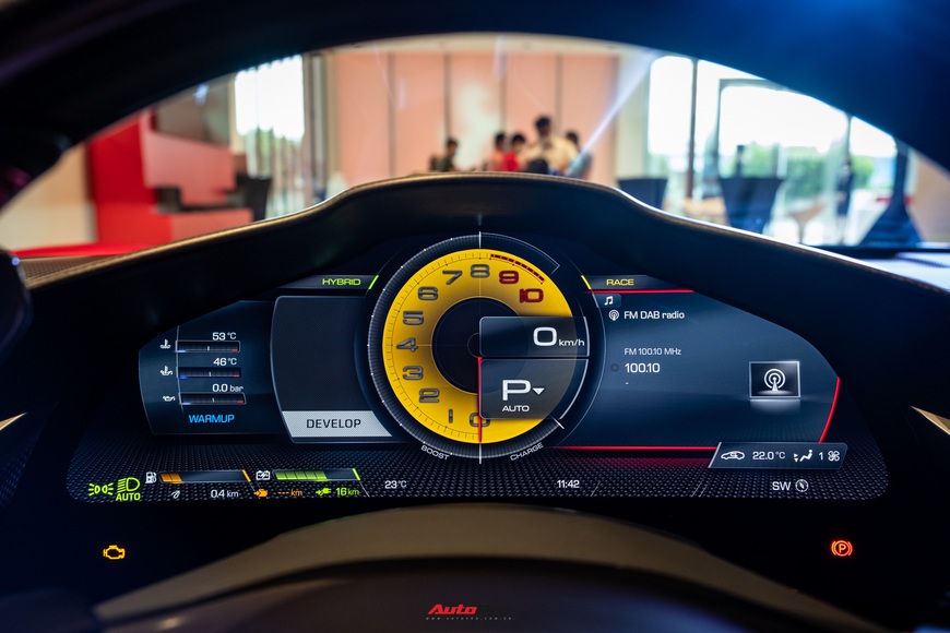 Ferrari SF90 Stradale chính hãng đầu tiên về Việt Nam: Giá trên 30 tỷ đồng, không phải xe của Cường Đô La - Ảnh 14. Ferrari SF90 Stradale chính hãng đầu tiên về Việt Nam: Giá trên 30 tỷ đồng, không phải xe của Cường Đô La - Ảnh 14.