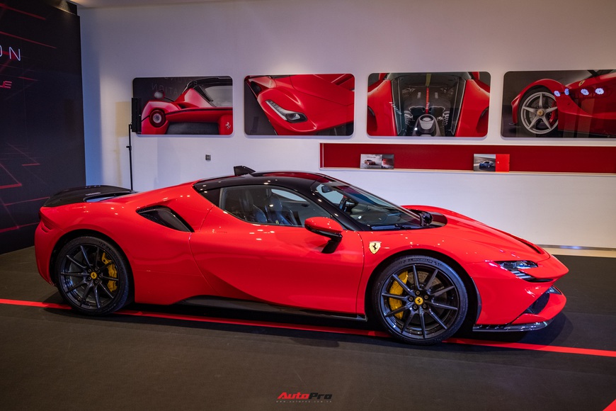 Ferrari SF90 Stradale chính hãng đầu tiên về Việt Nam: Giá trên 30 tỷ đồng, không phải xe của Cường Đô La - Ảnh 9. Ferrari SF90 Stradale chính hãng đầu tiên về Việt Nam: Giá trên 30 tỷ đồng, không phải xe của Cường Đô La - Ảnh 9.