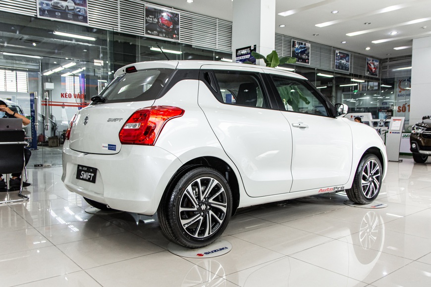 Khám phá Suzuki Swift 2021 giá 550 triệu vừa về đại lý: Có trang bị nhất phân khúc, tham vọng cải thiện doanh số - Ảnh 6. Khám phá Suzuki Swift 2021 giá 550 triệu vừa về đại lý: Có trang bị nhất phân khúc, tham vọng cải thiện doanh số - Ảnh 6.