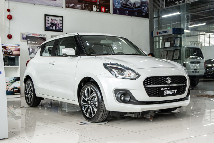 Khám phá Suzuki Swift 2021 giá 550 triệu vừa về đại lý: Có trang bị nhất phân khúc, tham vọng cải thiện doanh số - Ảnh 2. Khám phá Suzuki Swift 2021 giá 550 triệu vừa về đại lý: Có trang bị nhất phân khúc, tham vọng cải thiện doanh số - Ảnh 2.