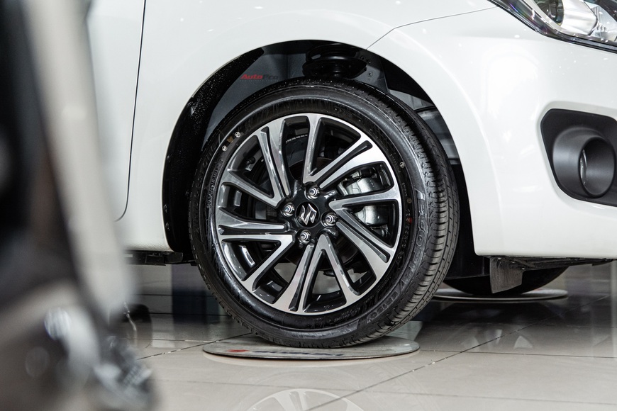 Khám phá Suzuki Swift 2021 giá 550 triệu vừa về đại lý: Có trang bị nhất phân khúc, tham vọng cải thiện doanh số - Ảnh 5. Khám phá Suzuki Swift 2021 giá 550 triệu vừa về đại lý: Có trang bị nhất phân khúc, tham vọng cải thiện doanh số - Ảnh 5.