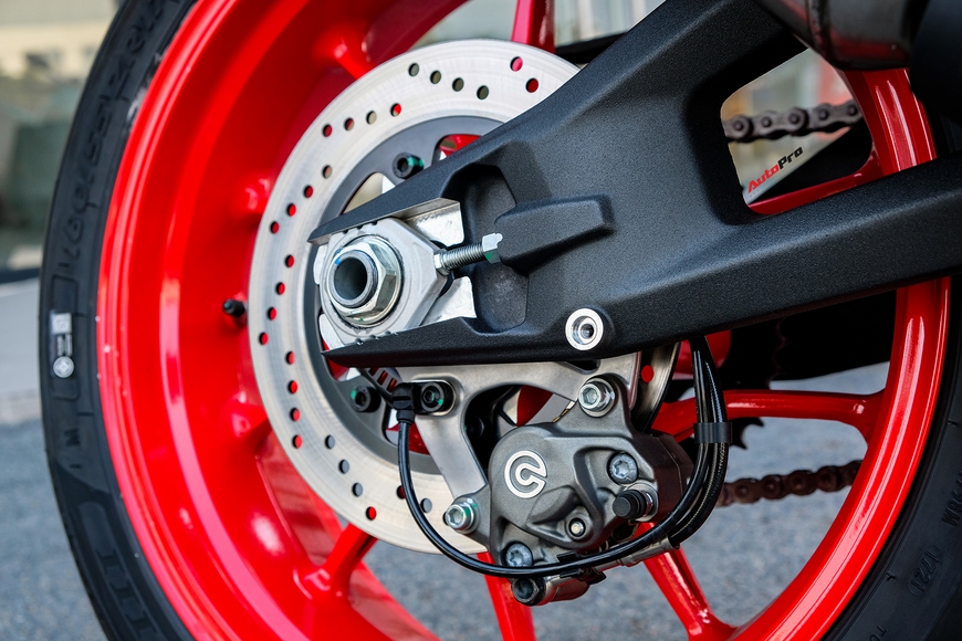 Ducati Monster 2022 đầu tiên về Việt Nam, giá từ 439 triệu đồng - Ảnh 10. Ducati Monster 2022 đầu tiên về Việt Nam, giá từ 439 triệu đồng - Ảnh 10.