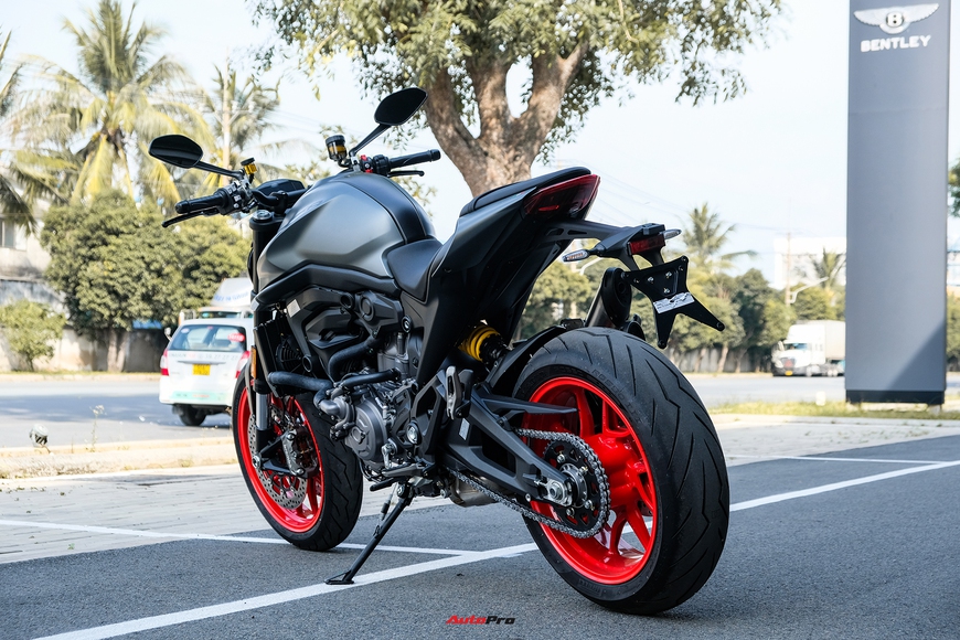 Ducati Monster 2022 đầu tiên về Việt Nam, giá từ 439 triệu đồng - Ảnh 16. Ducati Monster 2022 đầu tiên về Việt Nam, giá từ 439 triệu đồng - Ảnh 16.