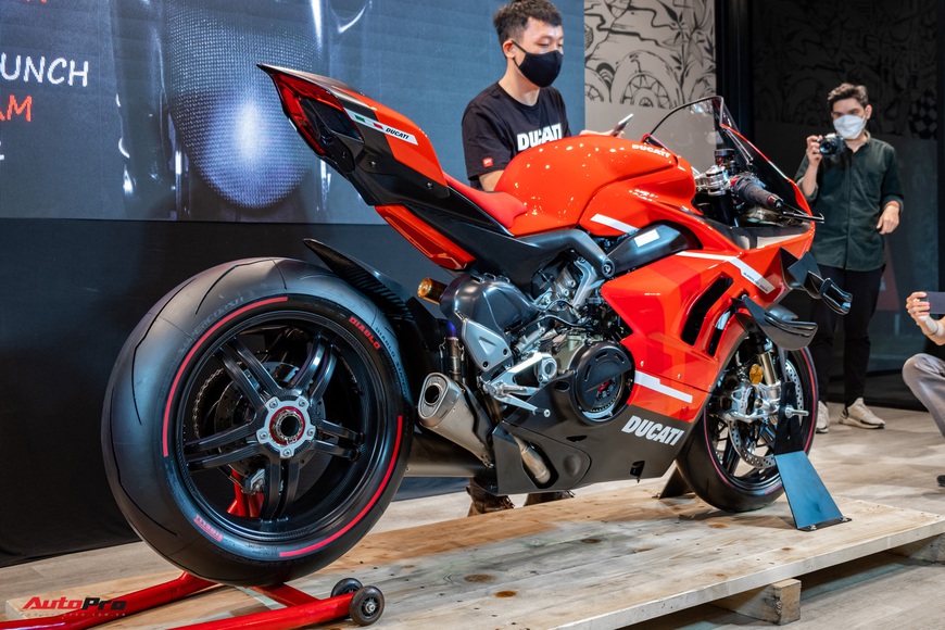Minh Nhựa mua 5 chiếc Ducati giá gần 9 tỷ đồng cùng lúc: Siêu phẩm Superleggera V4 đầu tiên Việt Nam, số thứ tự là chi tiết đáng tiền - Ảnh 10.