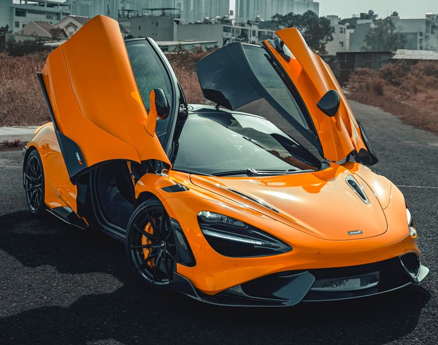 Đại gia Phú Quốc chi hàng trăm triệu đồng nâng cấp hệ thống ống xả mạ vàng cho siêu xe McLaren 765LT - Ảnh 5. Đại gia Phú Quốc chi hàng trăm triệu đồng nâng cấp hệ thống ống xả mạ vàng cho siêu xe McLaren 765LT - Ảnh 5.