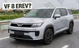 SUV VinFast cỡ trung mới lần đầu lộ diện trên đường: Dáng góc cạnh, gầm cao hơn VF 8, một chi tiết giống xe hybrid