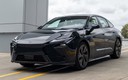 Lexus ES thế hệ mới chốt ra mắt Việt Nam tháng sau: Xe đã lộ diện trên đường, lần đầu có bản thuần điện cạnh tranh 5 Series, E-Class