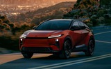 Toyota C-HR - SUV ‘chơi’ từng về Việt Nam có thêm bản điện, chạy 467km/sạc