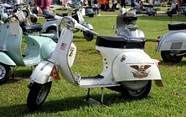 Lạc vào dàn xe chục năm tuổi tại Vietnam Scooter Fest 2026: Từ những chiếc Vespa nhuốm màu thời gian đến Cadillac huyền thoại