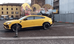 Urus nẹt pô : Lamborghini Urus đầu tiên nẹt pô trên phố