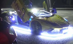 gumball-3000 : Choáng ngợp dàn 20 siêu xe Lamborghini trình diễn ánh sáng  trên đường phố đêm