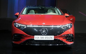 Mercedes-Benz EQS giá từ 4,839 tỷ đồng tại Việt Nam, làm khó Porsche Taycan