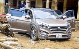 "Giải cứu" nhiều ô tô, xe máy mắc kẹt sau lũ dữ tại Kỳ Sơn