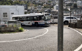 Tài xế xe buýt Nhật gây bất ngờ với khả năng vào cua hoàn hảo trên đường núi quanh co