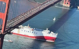 Tàu chở 999 xe VinFast VF 8 đã tới Mỹ: Hình ảnh qua cầu Cổng Vàng gây sốt