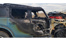 Mẫu SUV 'siêu hot' của Ford bất ngờ bốc cháy sau một cú phanh gấp