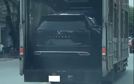 Tóm gọn VinFast VF 9 không nguỵ trang trên xe vận chuyển tại Hải Phòng, hứa hẹn ngày bàn giao không còn xa