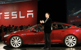 Elon Musk lo Tesla sắp phá sản