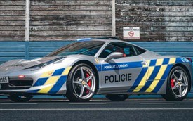 "Chơi lớn" như cảnh sát Séc: Biến siêu xe Ferrari của tội phạm thành xe tuần tra