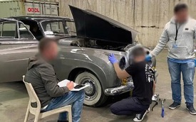 Tội phạm dùng xe Bentley cổ để giấu chất cấm vượt biên