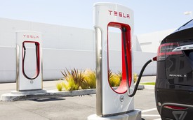Muốn xe điện thành công ở Mỹ và châu Âu, VinFast phải vượt qua Tesla ở vấn đề này