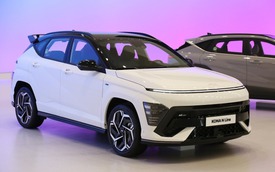 Chi tiết Hyundai Kona 2024 ngoài đời thực: Giá quy đổi từ 470 triệu đồng, khó chê thiết kế, có trang bị như xe sang
