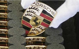 Huy hiệu Porsche ra đời từ một bữa ăn
