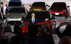 Thay đổi sau 13 năm quyết định tương lai của Toyota: Ngầm thừa nhận đã chậm chân với xe điện, trao 'chìa khoá' cho tân CEO