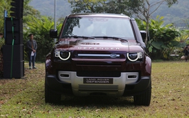 Land Rover Defender 130 giá từ 5,989 tỷ đồng tại Việt Nam: Hàng ghế 3 rộng thênh thang