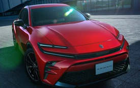 Toyota Crown Sport ra mắt: Mạnh hơn 300 mã lực, nhiều trang bị như xe đua, ngày càng giống Ferrari