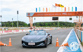 MG Cyberster - Xe thể thao điện đầu tiên ra mắt tại Việt Nam, khách được ngồi trải nghiệm trên đường đua