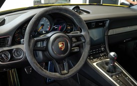 Cướp Porsche đen nhất năm: Không lái được số sàn nên bỏ lại xe