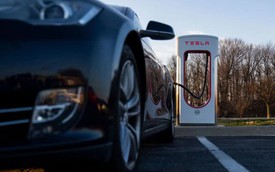 Mỹ quyết chuẩn hóa trạm sạc xe điện, xe VinFast sẽ được sạc chung trạm với Tesla: Cơ hội bùng nổ doanh số đã tới?