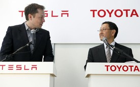 Toyota cho mọi người lý do để nghi ngờ về tính bền vững của xe điện